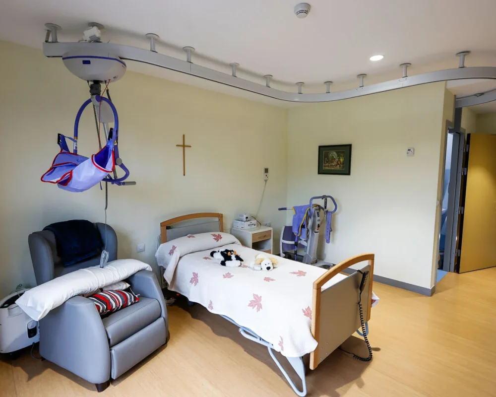 Habitación adaptada para discapacitados en la Fundacion Fernando Arce